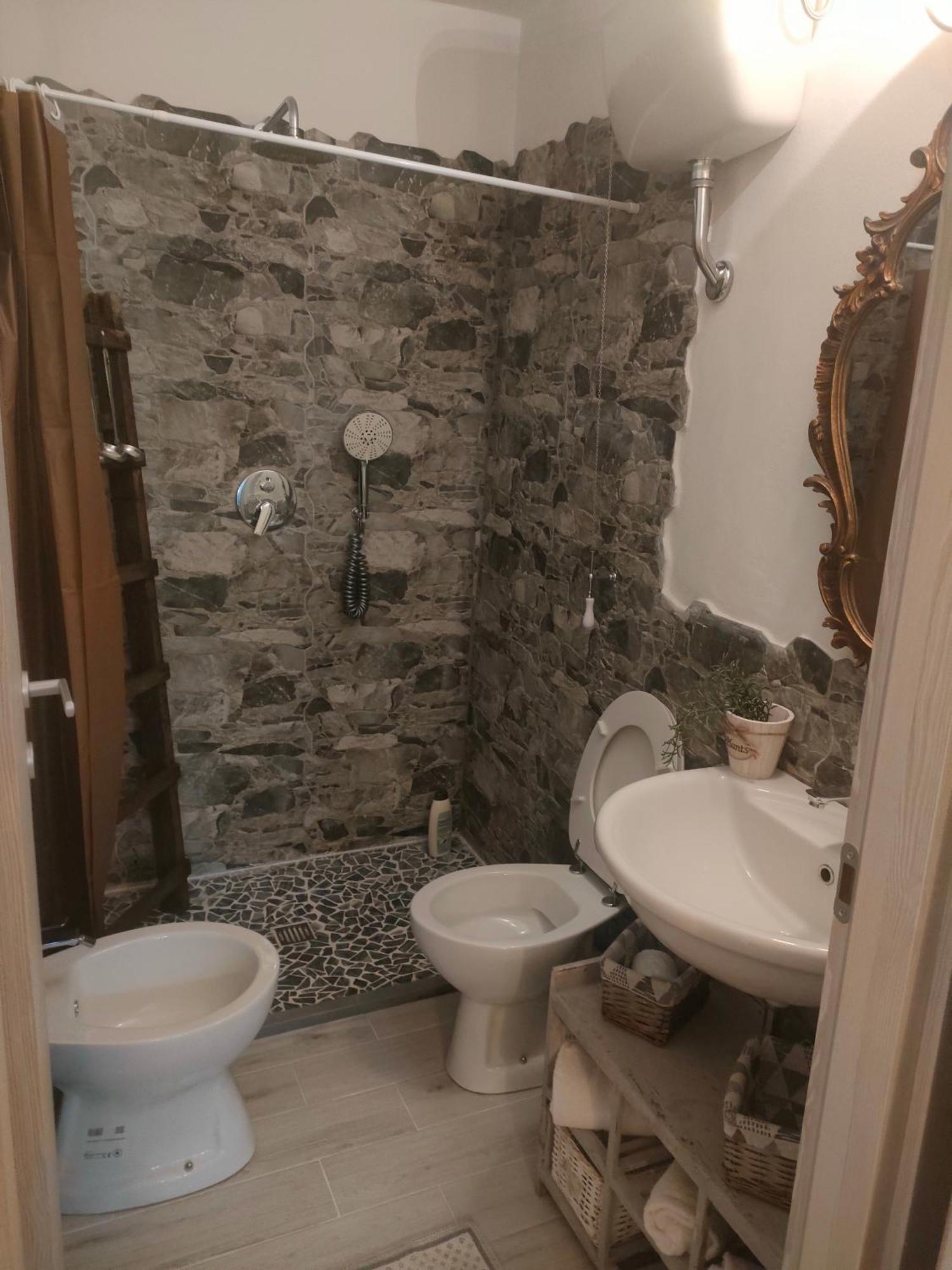 La Casa Di Noah Apartment มอนเตกาตินี แตร์เม ภายนอก รูปภาพ