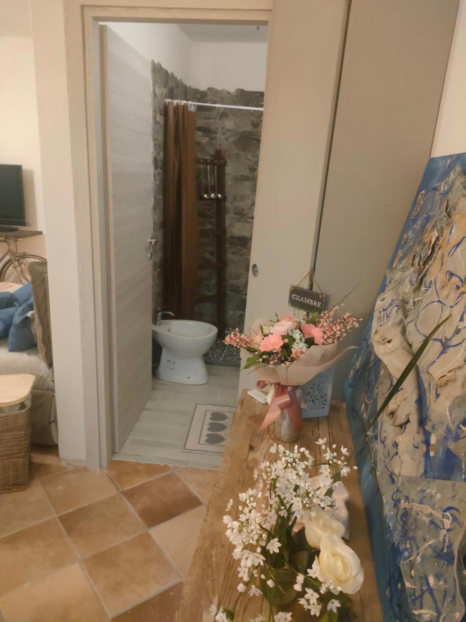 La Casa Di Noah Apartment มอนเตกาตินี แตร์เม ภายนอก รูปภาพ